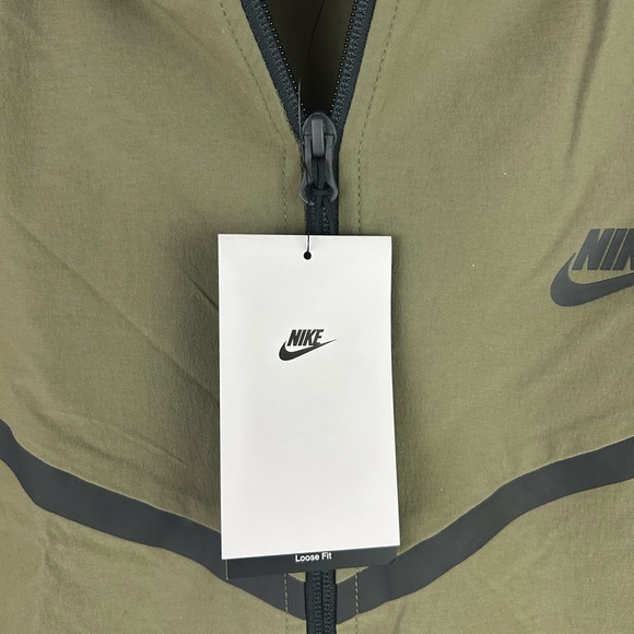 NEW Nike Tech Woven Windbreaker Jacket Men's Medium - Picture 8 of 12